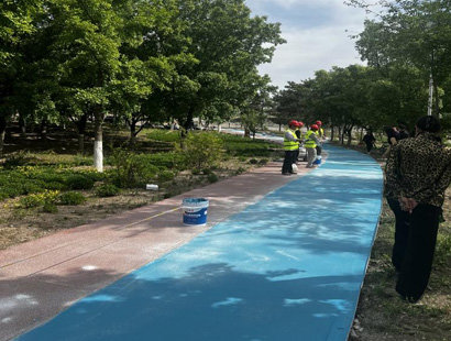 伟博施工卢沟桥绿堤公园SP氟硅石彩色路面工程